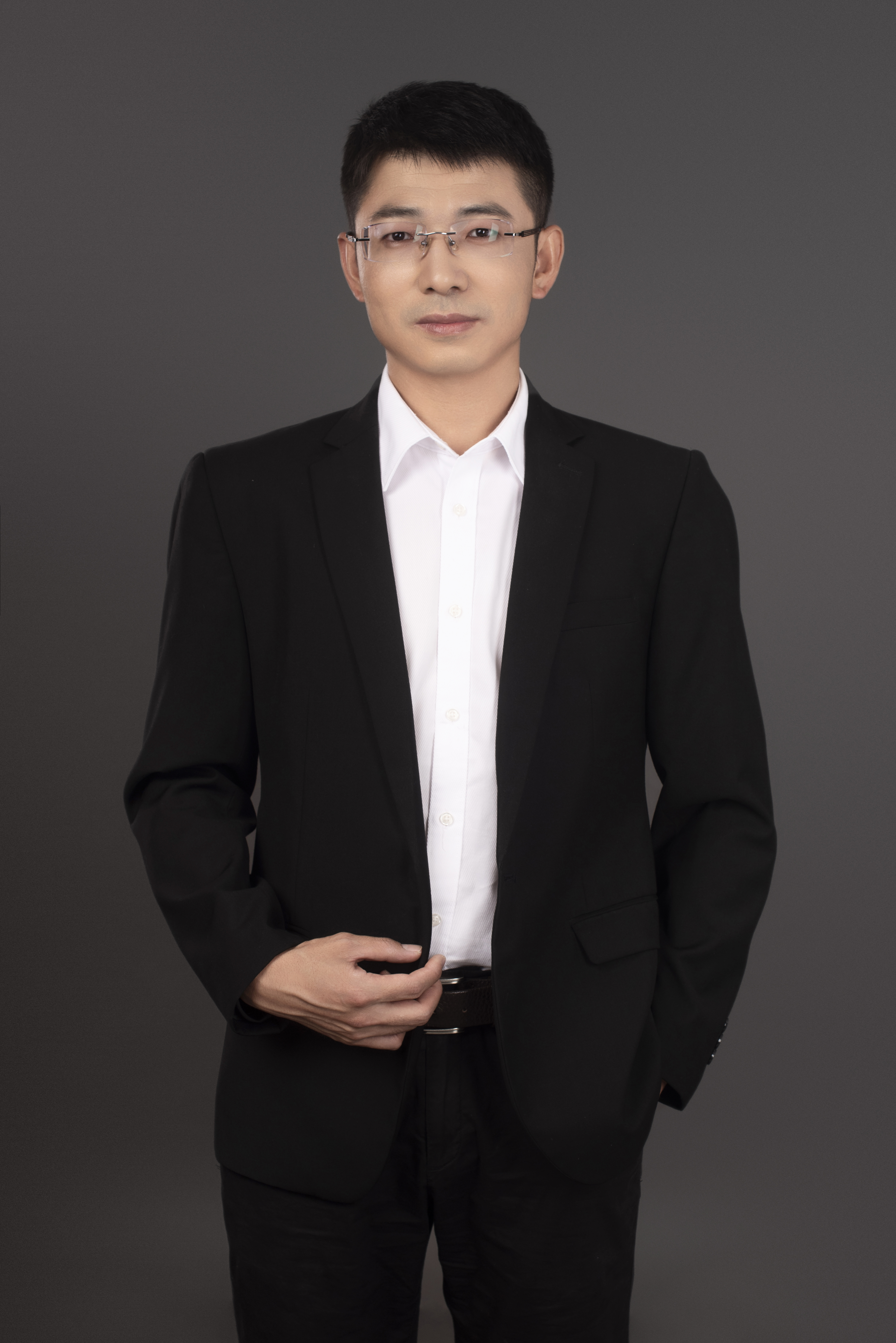 任晓春　系主任